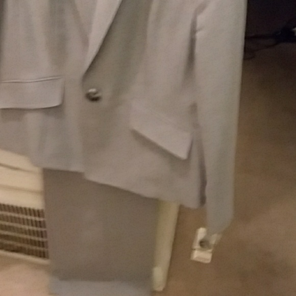 Two piece pants suit - Picture 2 of 2